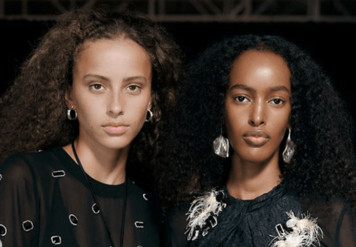 Bold lips, Natural Hair and Glitter: Top 10 Beauty Trends in 2024