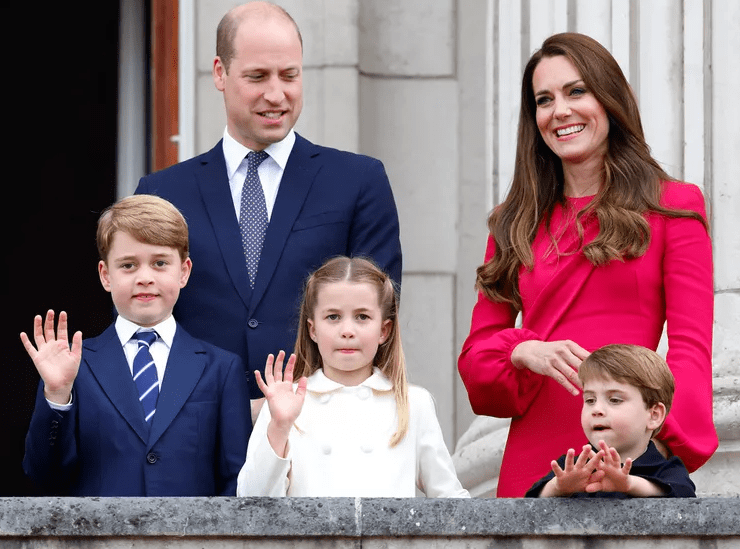 Prince George, Prince William, Princess Charlotte, Prince Louis, and Kate Middleton following the Platinum Pageant in June 2022. Credit: Getty.