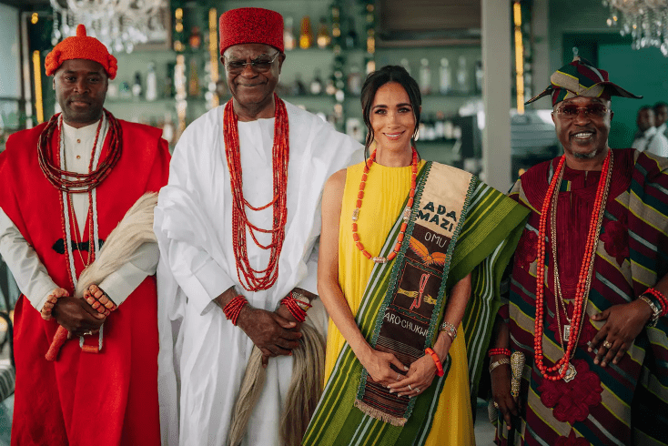 Meghan, The Duchess of Sussex poses alongside (L to R) Nigerian leaders Ogiame Atuwatse III, the Olu Of Warri Kingdom, Igwe Alfred Achebe, the Obi of Onitsha, and Abdulrasheed Adewale Akanbi, the Oluwo of Iwo. CREDIT: MISAN HARRIMAN